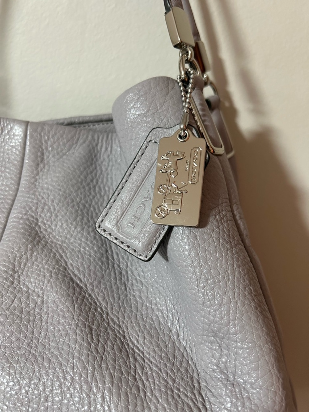 Coach Madison Phoebe Grey
Quartz shoulder bag NWOT - Picture 17 of 17